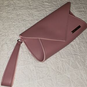 Jantaminiau wristlet